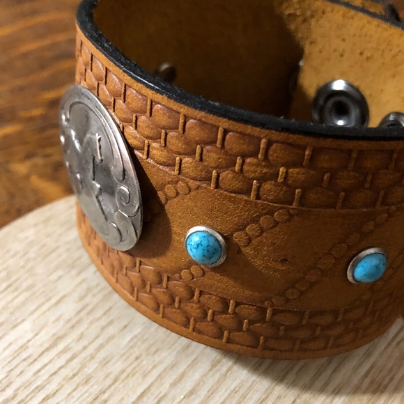 Brown Leather Bracelet with Silver Horse Emblemhand made in California - Picture 3 of 3